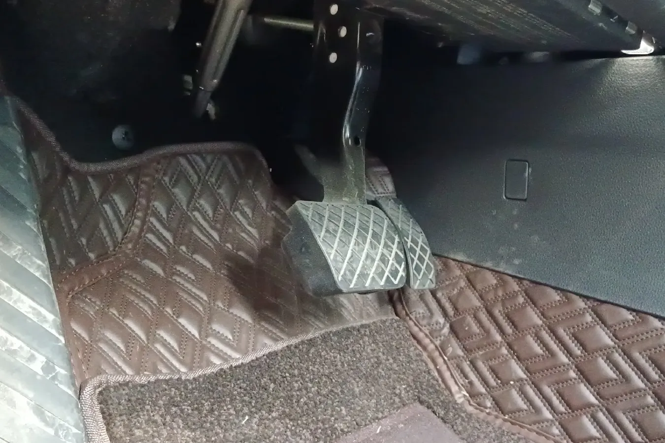 2022 Skoda Superb 2.0T 186HP L4 7DCT,autocango,china used car exporter,china ev exporter,chinese used car exporter,chinese used ev exporter