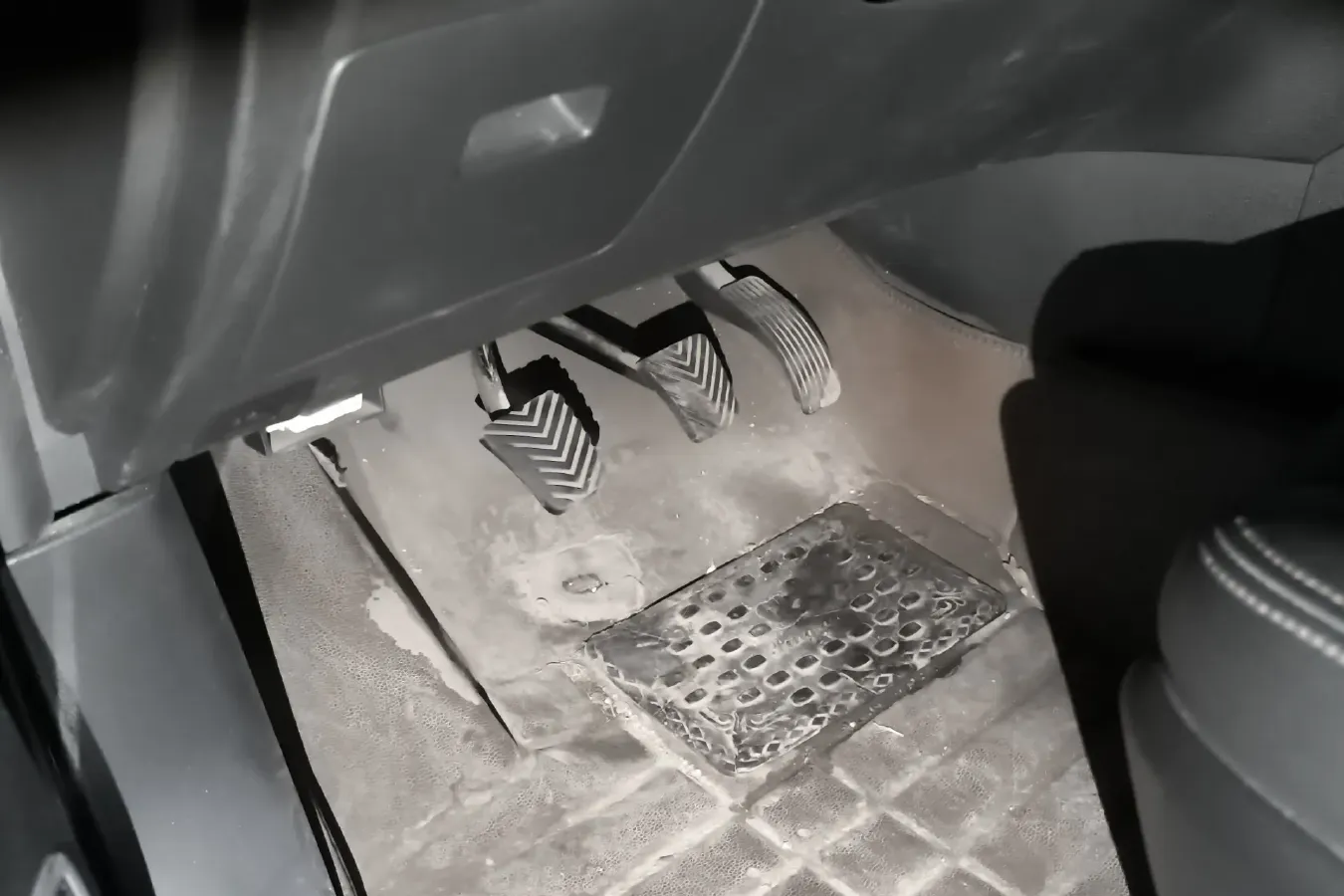 2017 Leopaard CS10 2.0T 177HP L4 6MT,autocango,china used car exporter,china ev exporter,chinese used car exporter,chinese used ev exporter