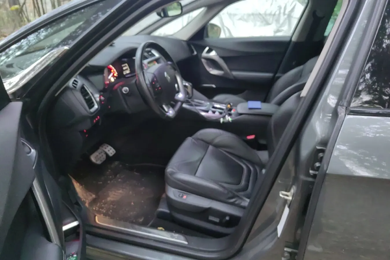 2014 DS 5 1.6T 163HP L4 6AT,autocango,china used car exporter,china ev exporter,chinese used car exporter,chinese used ev exporter