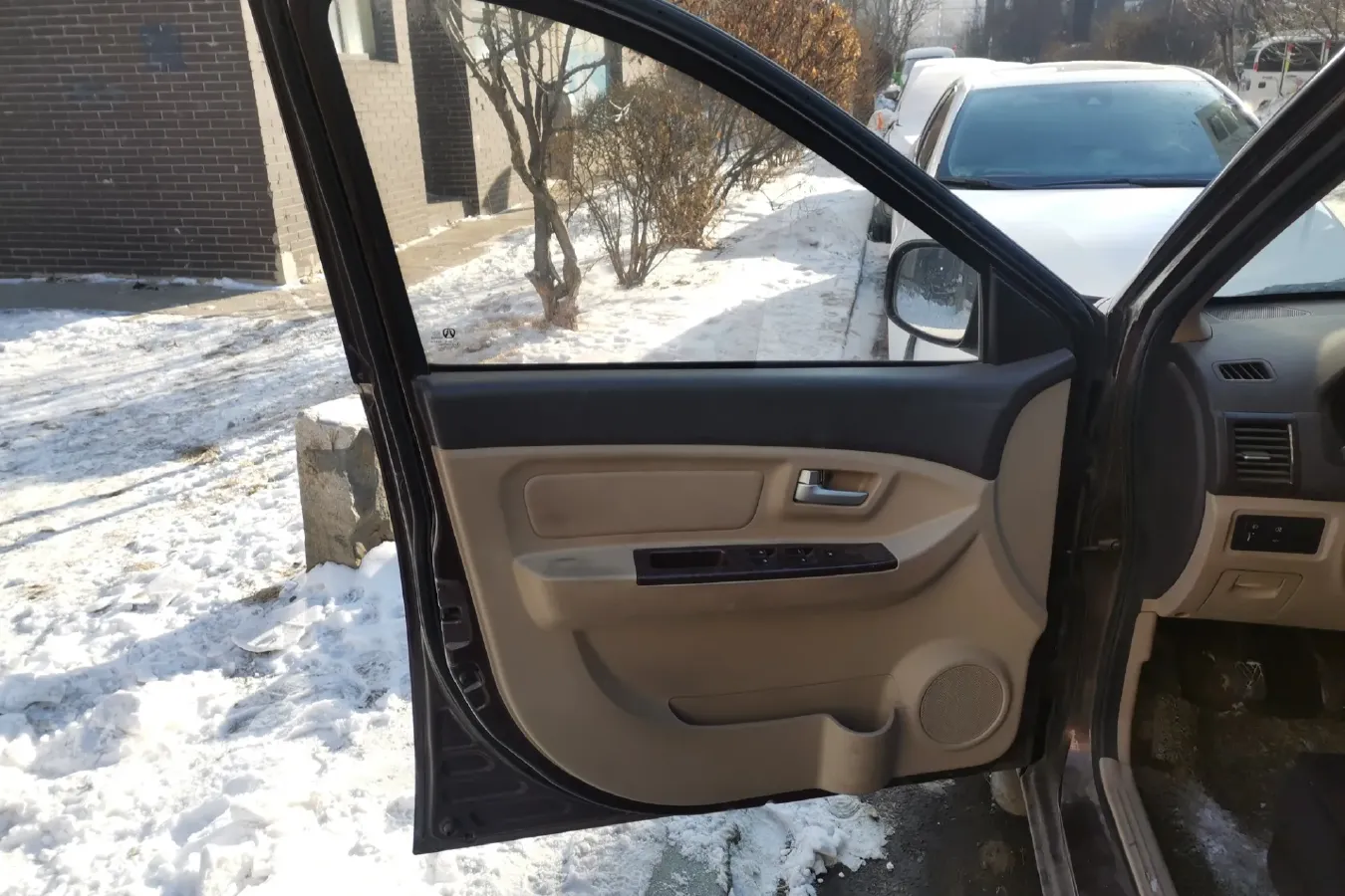 2015 BAIC WeiWang M30 1.5L 116HP L4 5MT,autocango,china used car exporter,china ev exporter,chinese used car exporter,chinese used ev exporter