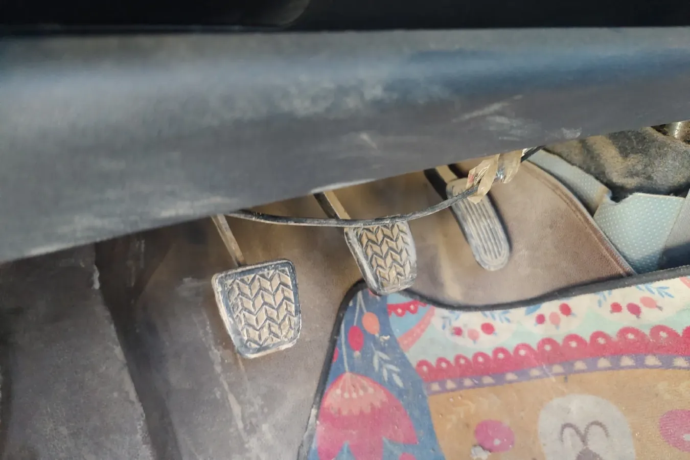 2012 FAW Vita V5 1.5L 102HP L4 5MT,autocango,china used car exporter,china ev exporter,chinese used car exporter,chinese used ev exporter