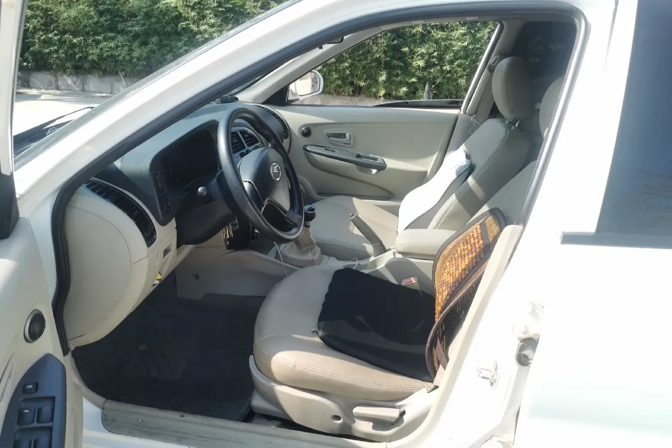 2012 Soueast V3 1.5L 120HP L4 5MT,autocango,china used car exporter,china ev exporter,chinese used car exporter,chinese used ev exporter