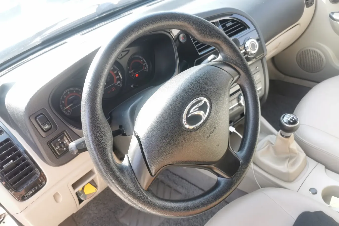 2012 Soueast V3 1.5L 120HP L4 5MT,autocango,china used car exporter,china ev exporter,chinese used car exporter,chinese used ev exporter