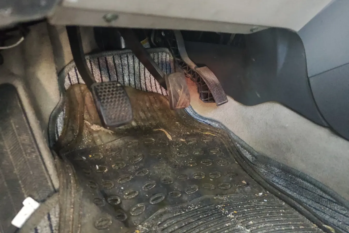 2011 Suzuki Liana 1.4L 99HP L4 5MT,autocango,china used car exporter,china ev exporter,chinese used car exporter,chinese used ev exporter