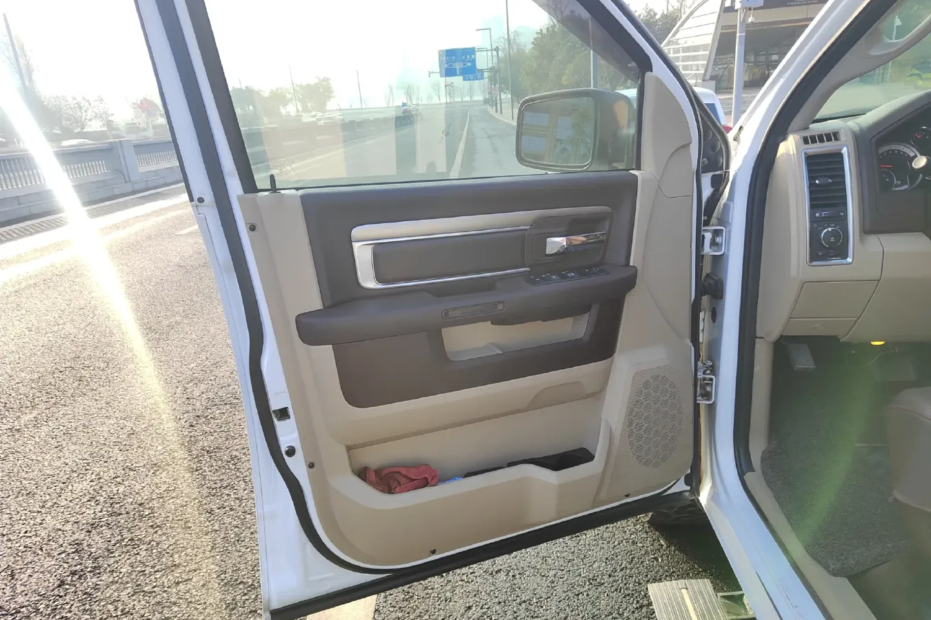 2011 RAM Trucks 5.7L 395HP V8 5AT,autocango,china used car exporter,china ev exporter,chinese used car exporter,chinese used ev exporter