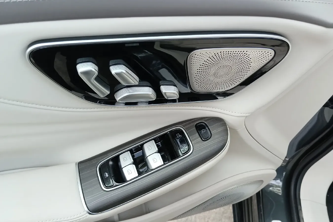 2023 Rising Auto F7 BEV 77KWH,autocango,china used car exporter,china ev exporter,chinese used car exporter,chinese used ev exporter