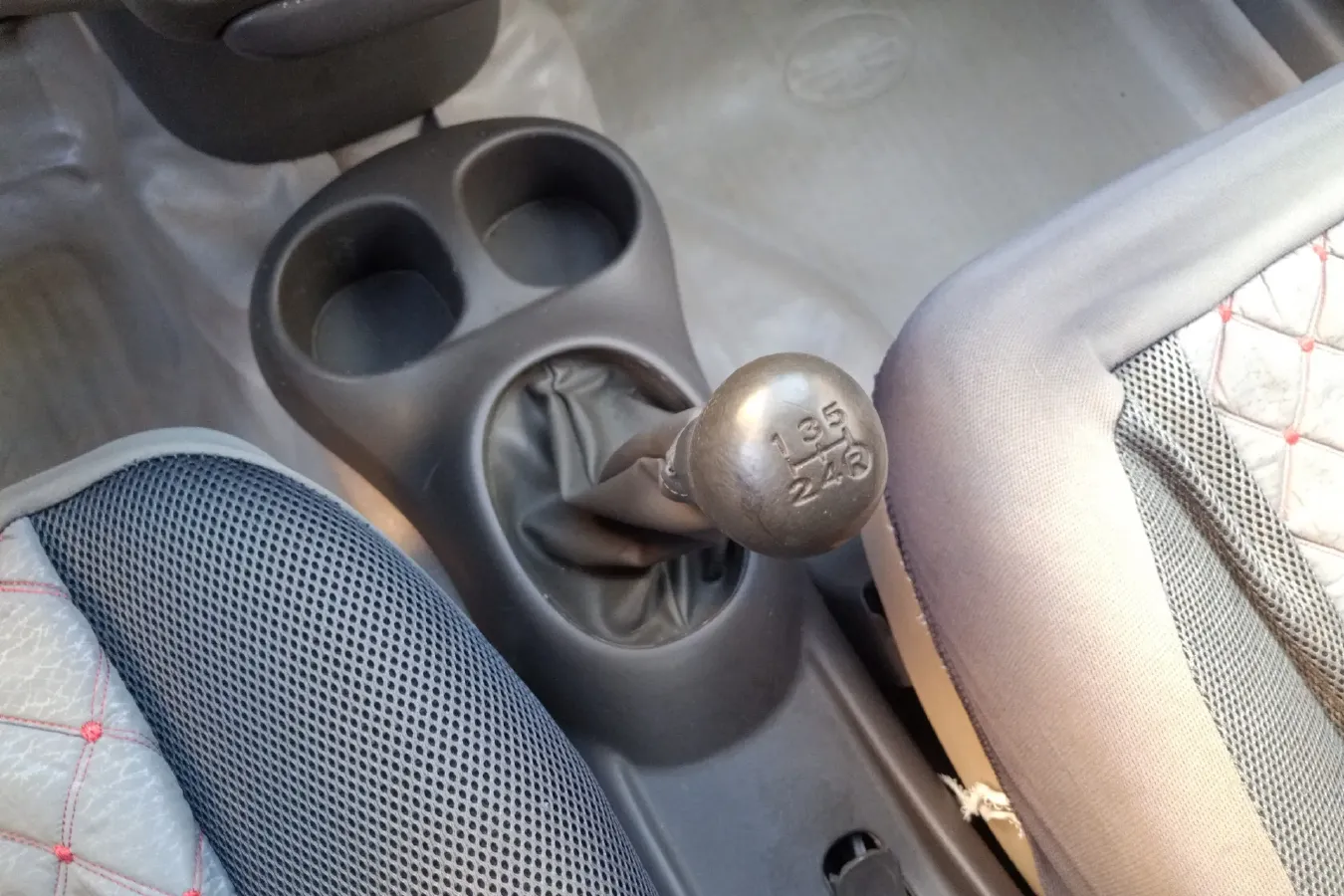 2008 FAW Vela 1.5L 102HP L4 5MT,autocango,china used car exporter,china ev exporter,chinese used car exporter,chinese used ev exporter