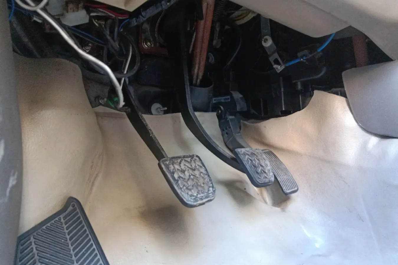 2008 FAW Vela 1.5L 102HP L4 5MT,autocango,china used car exporter,china ev exporter,chinese used car exporter,chinese used ev exporter