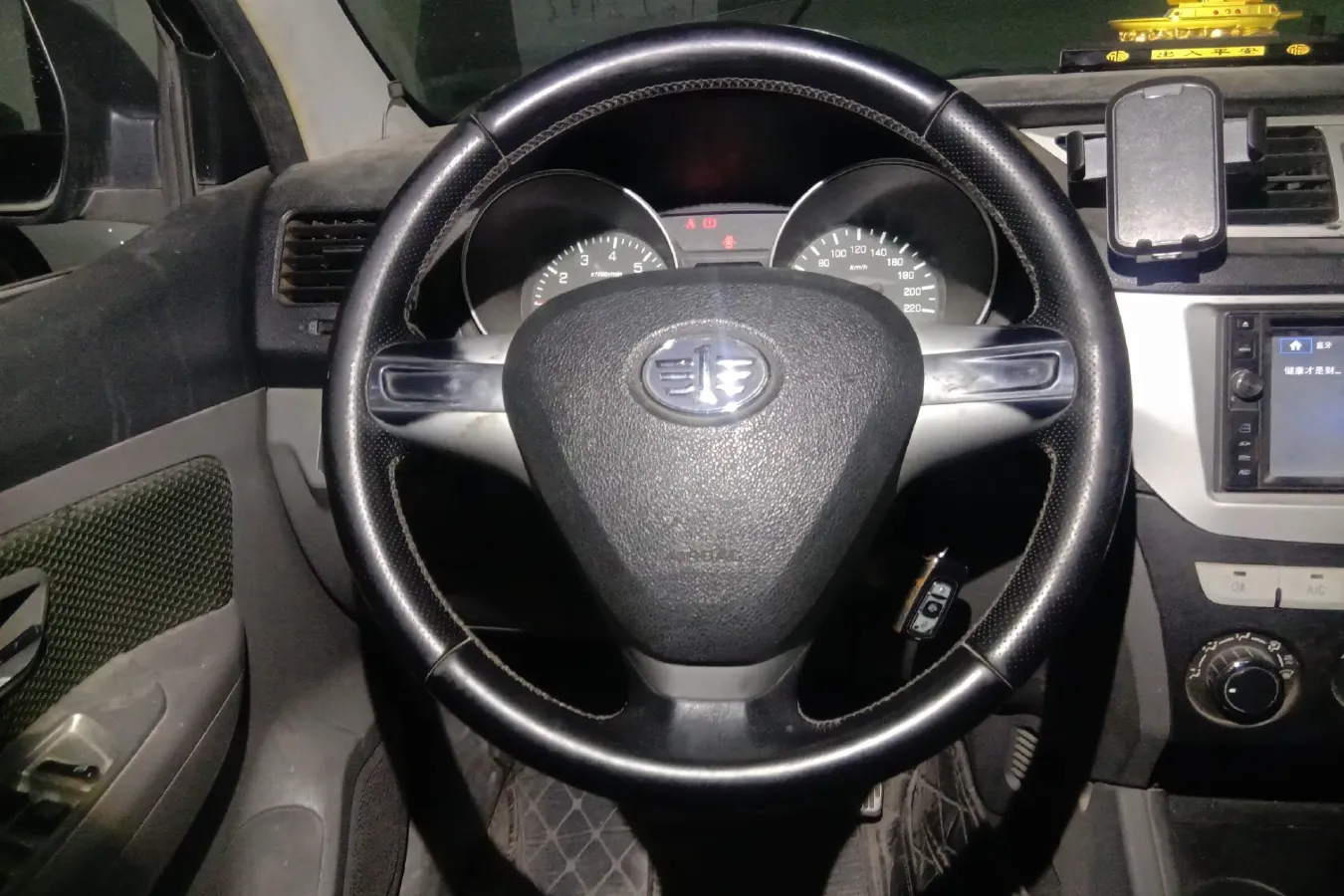 2013 FAW Senia S80 1.5L 109HP L4 5MT,autocango,china used car exporter,china ev exporter,chinese used car exporter,chinese used ev exporter