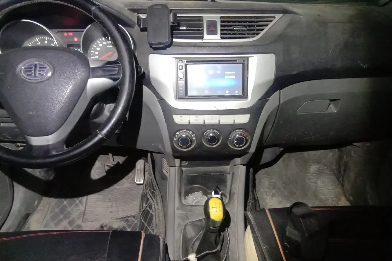 2013 FAW Senia S80 1.5L 109HP L4 5MT,autocango,china used car exporter,china ev exporter,chinese used car exporter,chinese used ev exporter