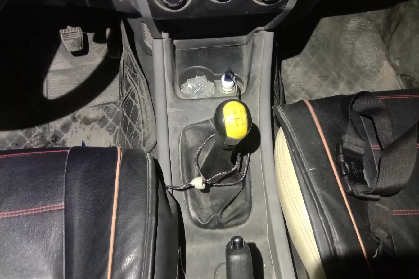 2013 FAW Senia S80 1.5L 109HP L4 5MT,autocango,china used car exporter,china ev exporter,chinese used car exporter,chinese used ev exporter