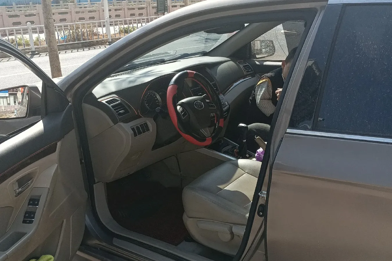 2014 LiFan 720 1.5L 109HP L4 5MT,autocango,china used car exporter,china ev exporter,chinese used car exporter,chinese used ev exporter