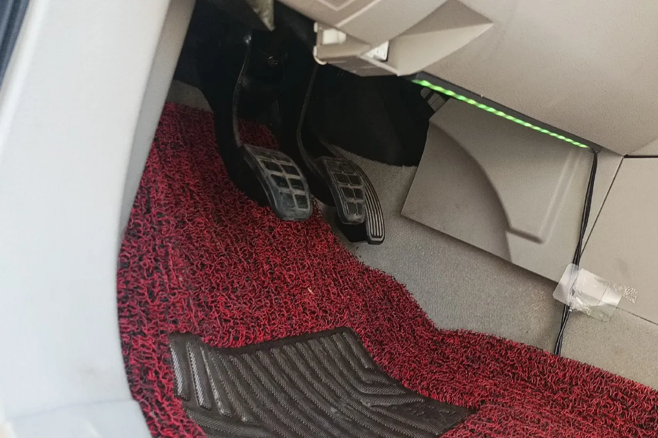 2014 LiFan 720 1.5L 109HP L4 5MT,autocango,china used car exporter,china ev exporter,chinese used car exporter,chinese used ev exporter