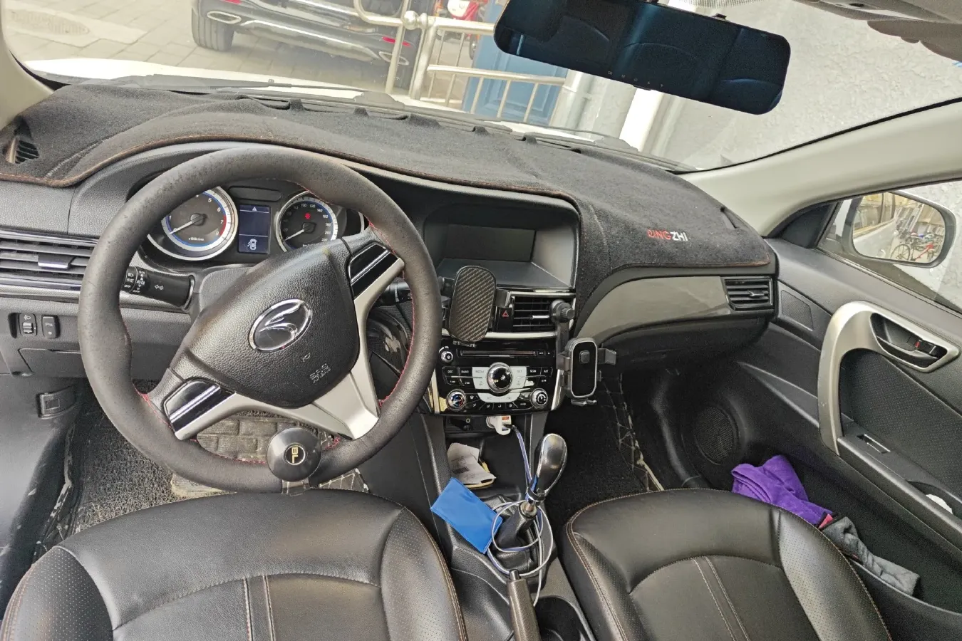 2015 Soueast V5 1.5L 120HP L4 5MT,autocango,china used car exporter,china ev exporter,chinese used car exporter,chinese used ev exporter