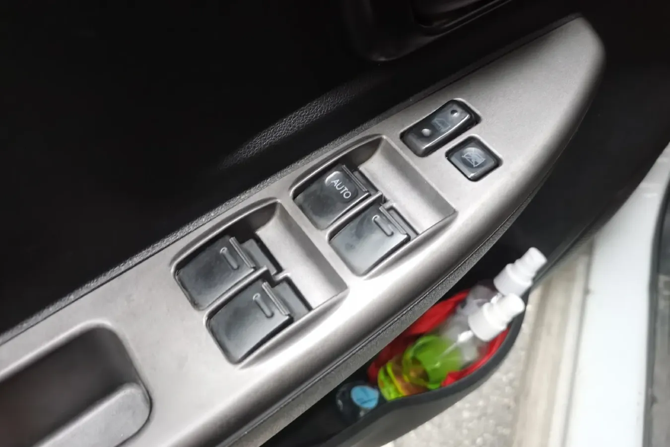 2014 DongFeng Fengon Fengon 330 1.5L 109HP L4 5MT,autocango,china used car exporter,china ev exporter,chinese used car exporter,chinese used ev exporter