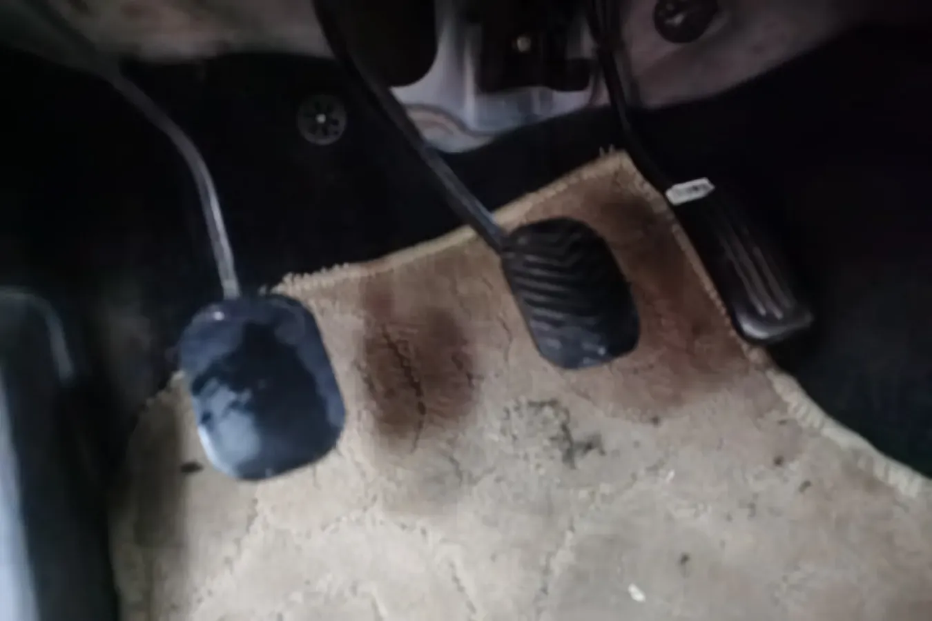 2014 DongFeng Fengon Fengon 330 1.5L 109HP L4 5MT,autocango,china used car exporter,china ev exporter,chinese used car exporter,chinese used ev exporter