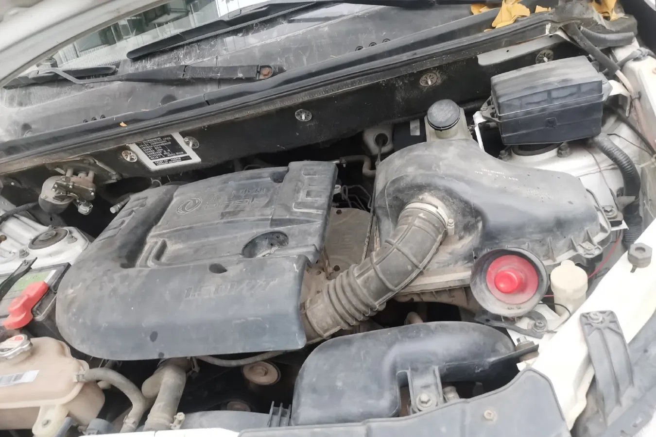 2014 DongFeng Fengon Fengon 330 1.5L 109HP L4 5MT,autocango,china used car exporter,china ev exporter,chinese used car exporter,chinese used ev exporter