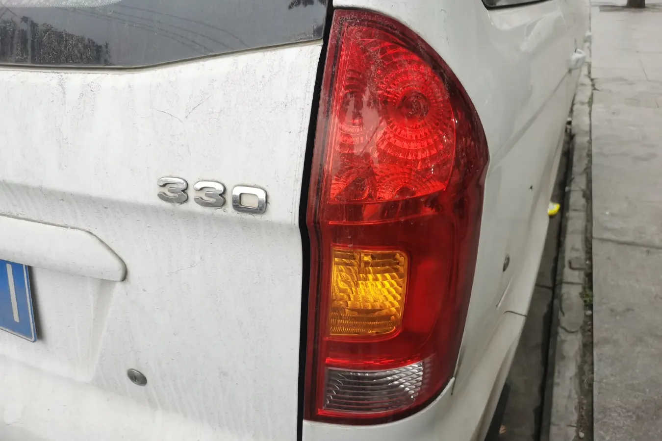 2014 DongFeng Fengon Fengon 330 1.5L 109HP L4 5MT,autocango,china used car exporter,china ev exporter,chinese used car exporter,chinese used ev exporter