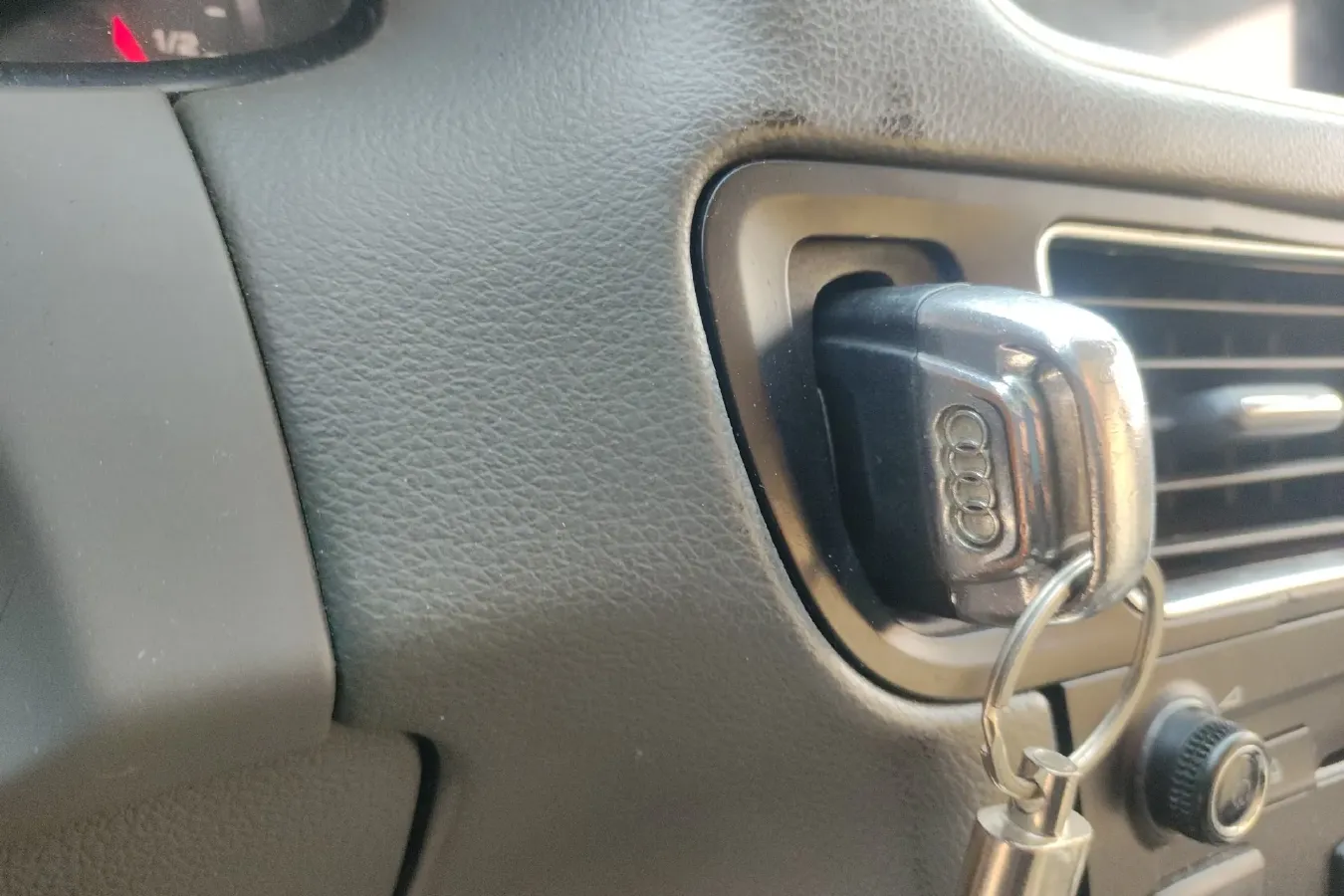 2010 Audi Q5 2.0T 211HP L4 7DCT,autocango,china used car exporter,china ev exporter,chinese used car exporter,chinese used ev exporter