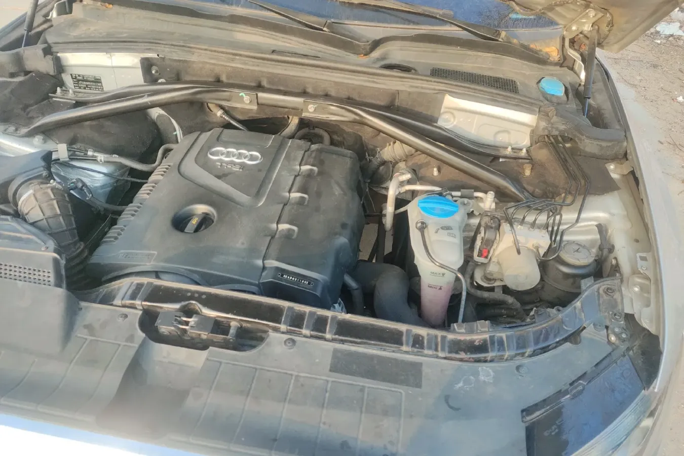 2010 Audi Q5 2.0T 211HP L4 7DCT,autocango,china used car exporter,china ev exporter,chinese used car exporter,chinese used ev exporter