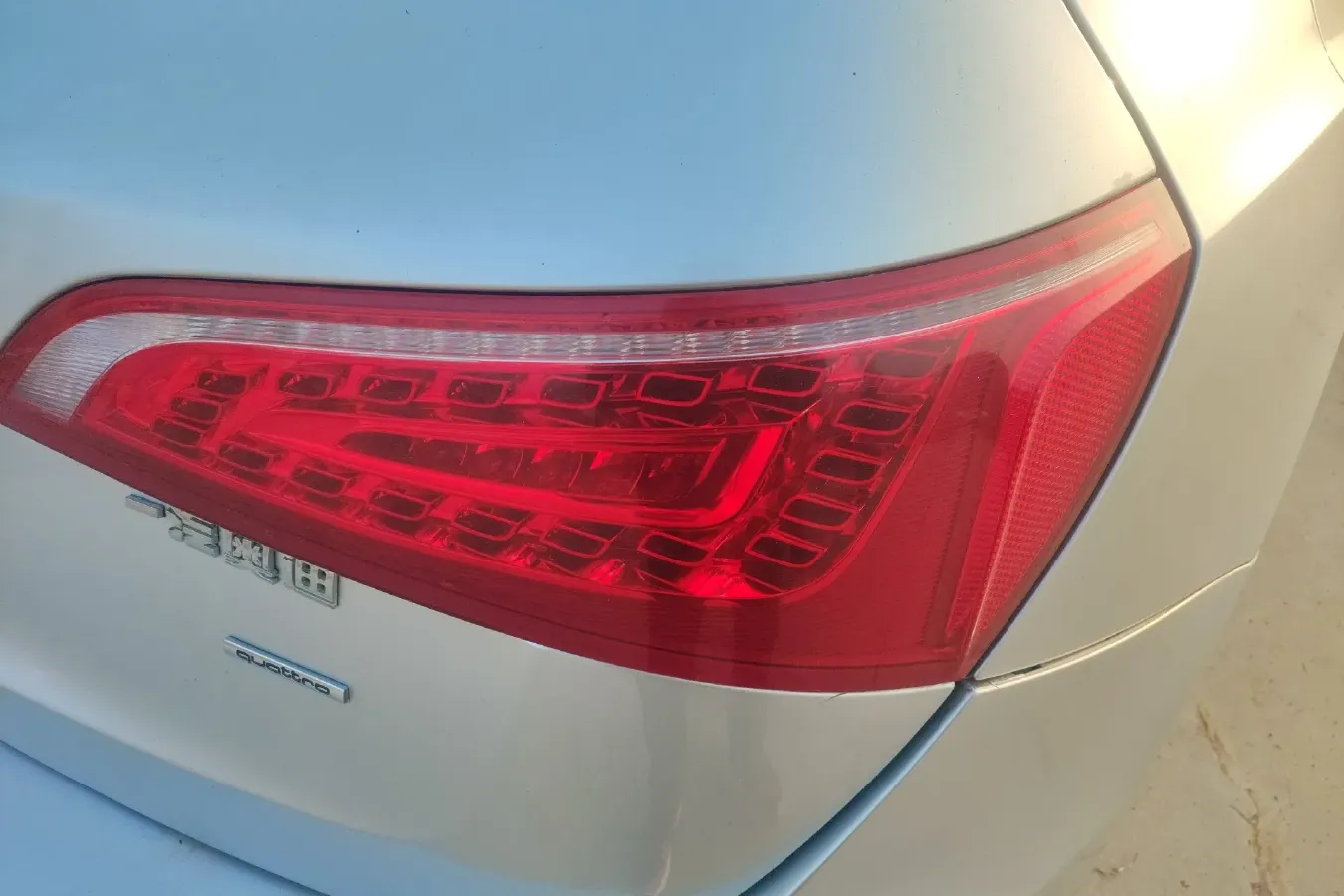 2010 Audi Q5 2.0T 211HP L4 7DCT,autocango,china used car exporter,china ev exporter,chinese used car exporter,chinese used ev exporter