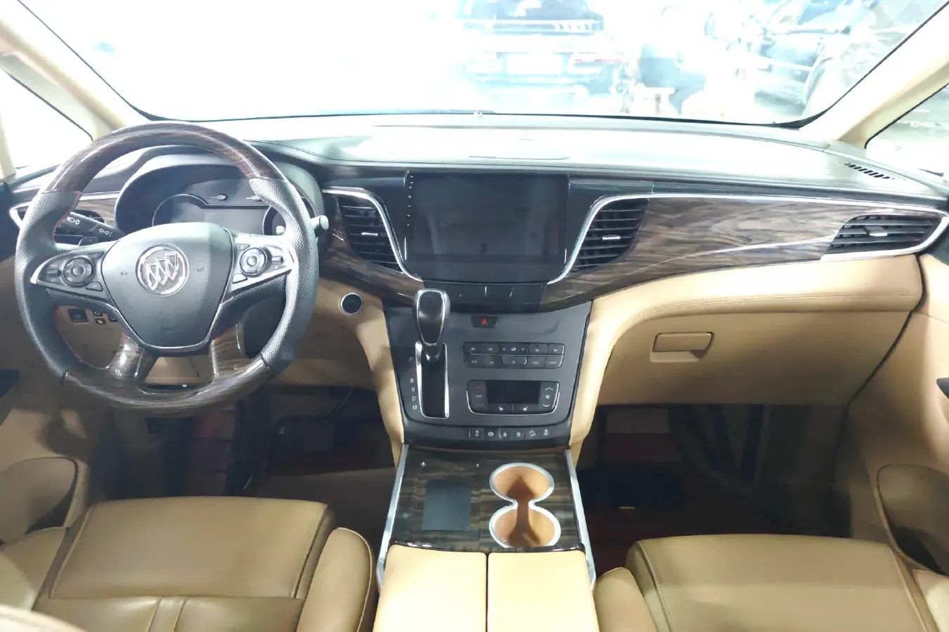 2017 Buick GL8 2.0T 260HP L4 6AT,autocango,china used car exporter,china ev exporter,chinese used car exporter,chinese used ev exporter