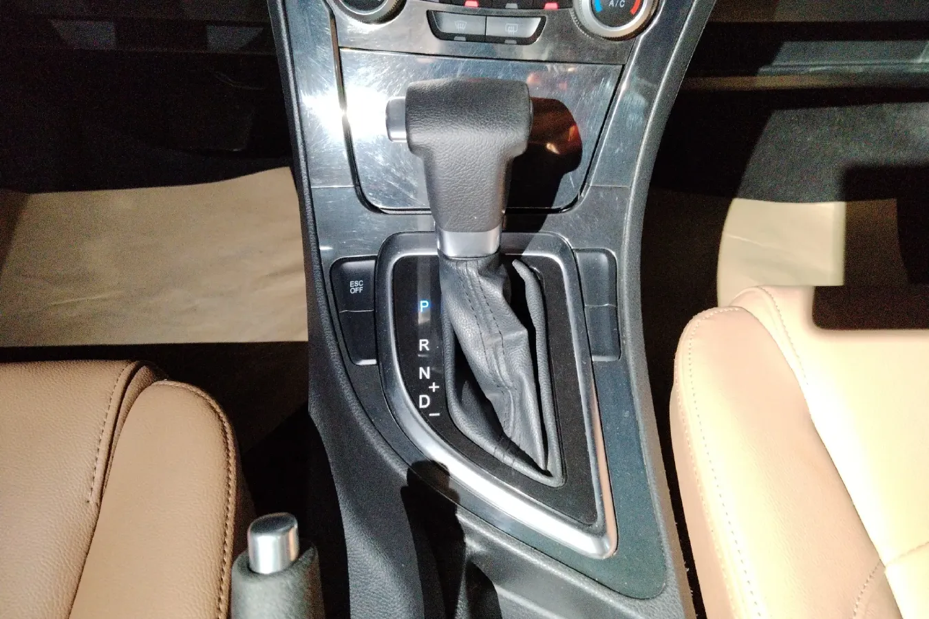 2016 Brilliance Auto V5 1.5T 150HP L4 5AT,autocango,china used car exporter,china ev exporter,chinese used car exporter,chinese used ev exporter