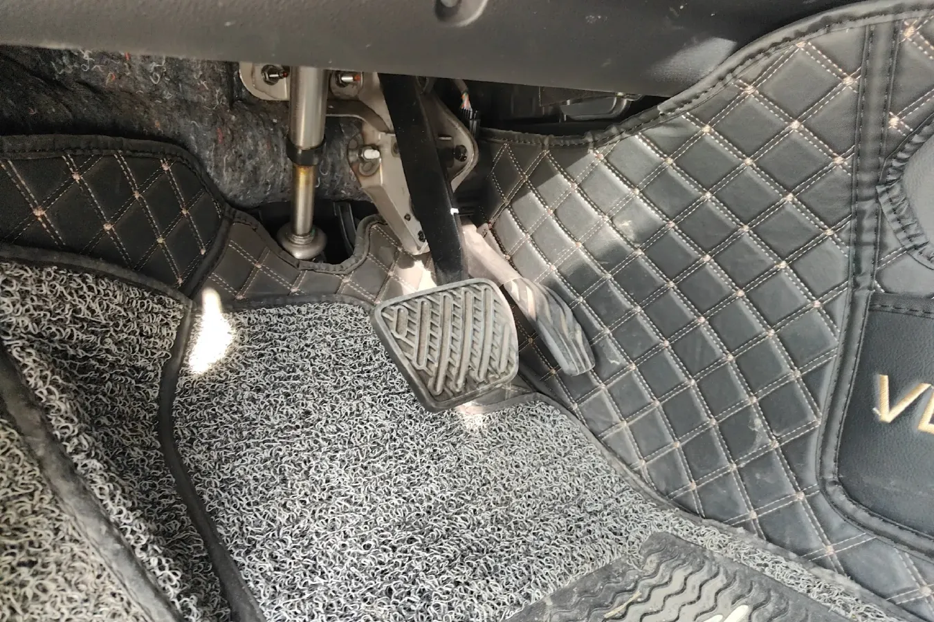 2020 Venucia Star 1.5T 190HP L4 7DCT,autocango,china used car exporter,china ev exporter,chinese used car exporter,chinese used ev exporter