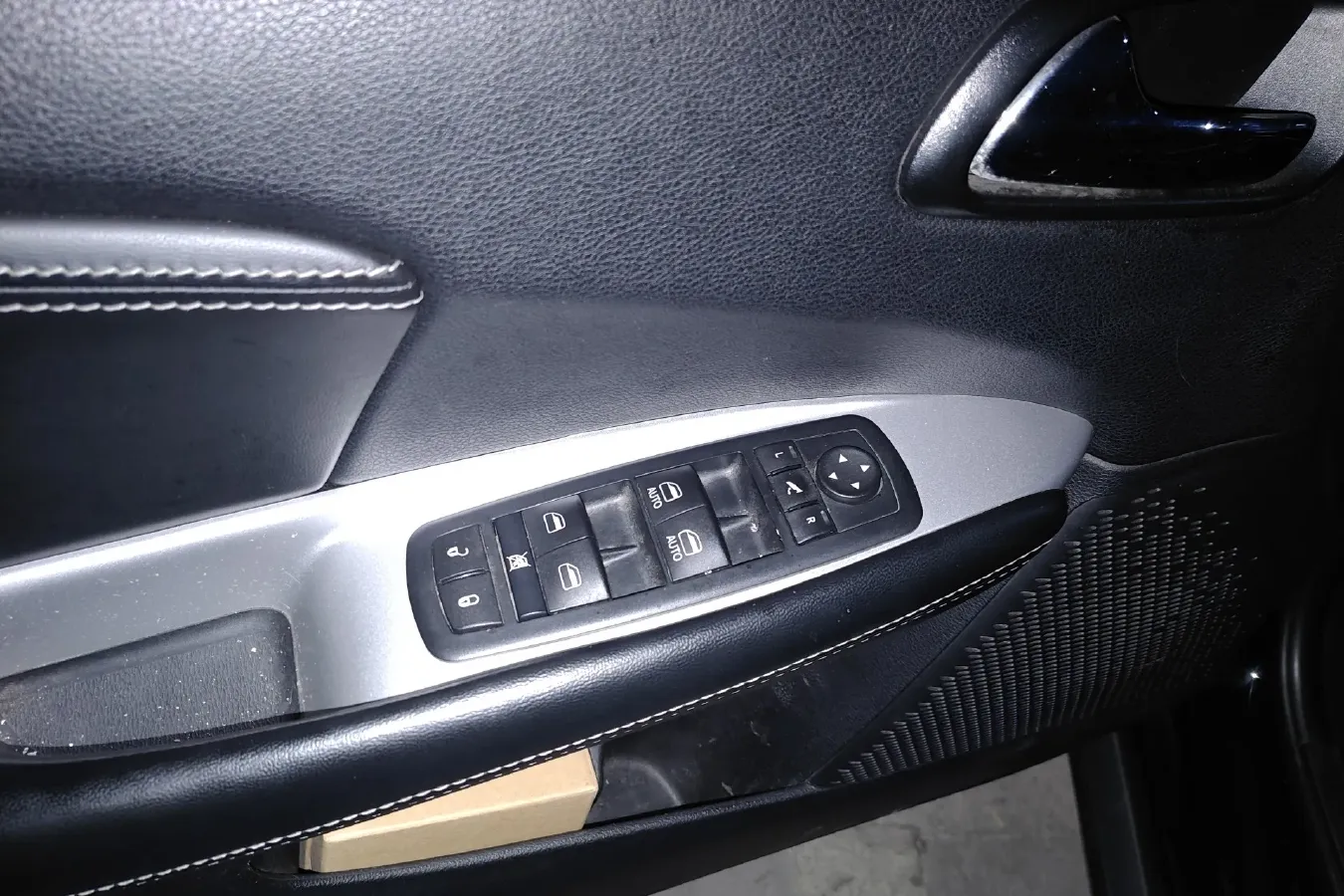 2015 Dodge JCUV 2.0T 170HP L4 6AT,autocango,china used car exporter,china ev exporter,chinese used car exporter,chinese used ev exporter