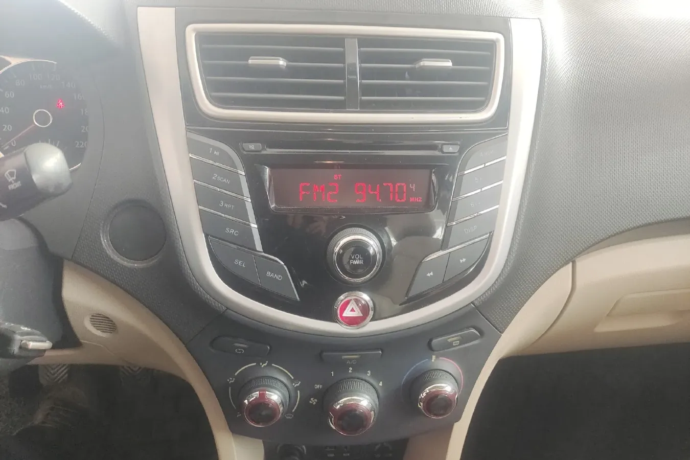 2013 JAC HeYue A30 1.5L 113HP L4 5MT,autocango,china used car exporter,china ev exporter,chinese used car exporter,chinese used ev exporter