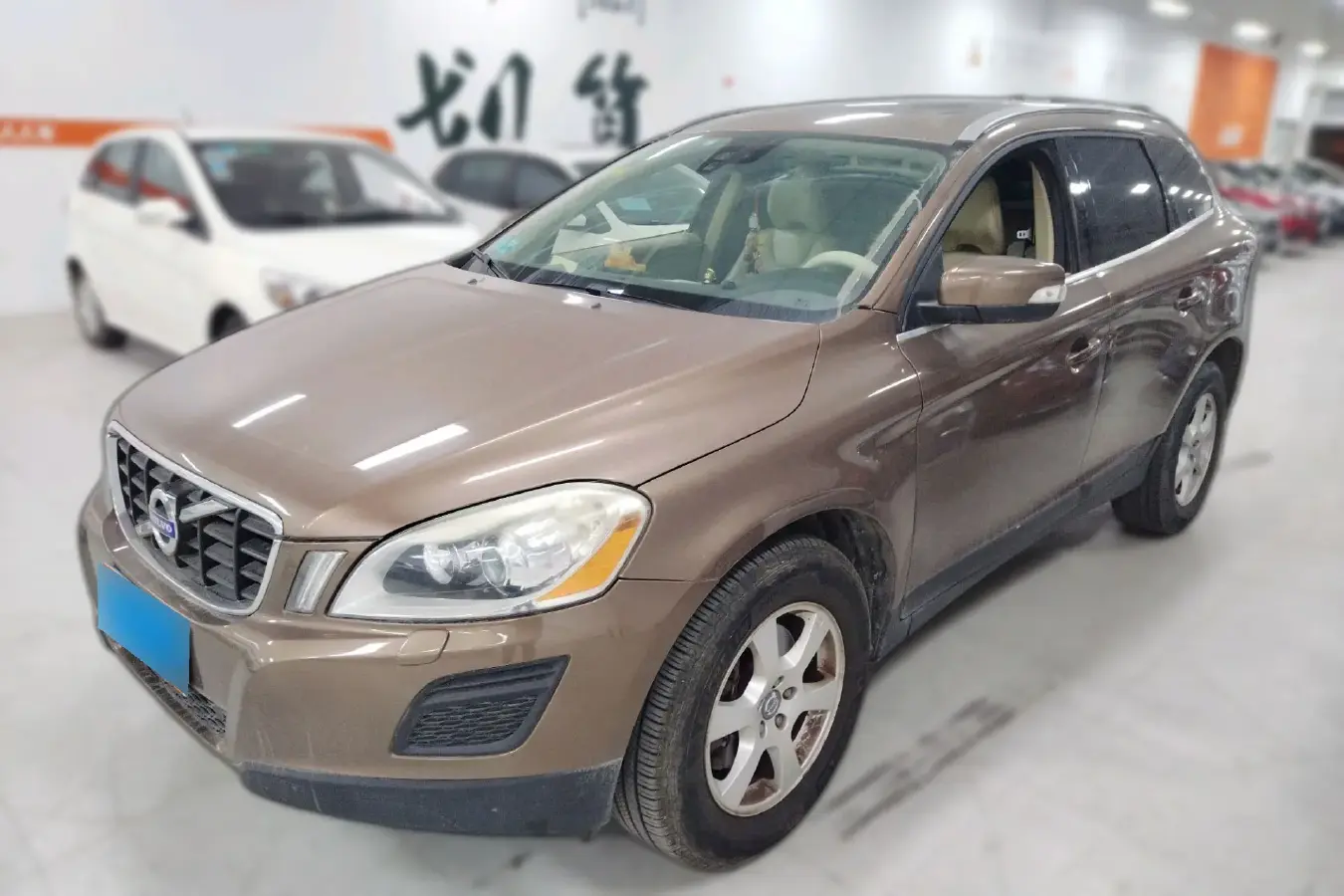 2011 Volvo XC60 2.0T 203HP L4 6DCT