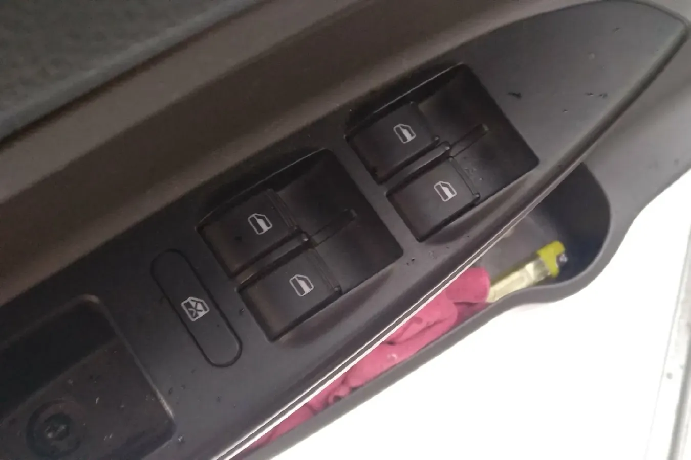 2012 Chery Cowin 2 1.5L 109HP L4 5MT,autocango,china used car exporter,china ev exporter,chinese used car exporter,chinese used ev exporter