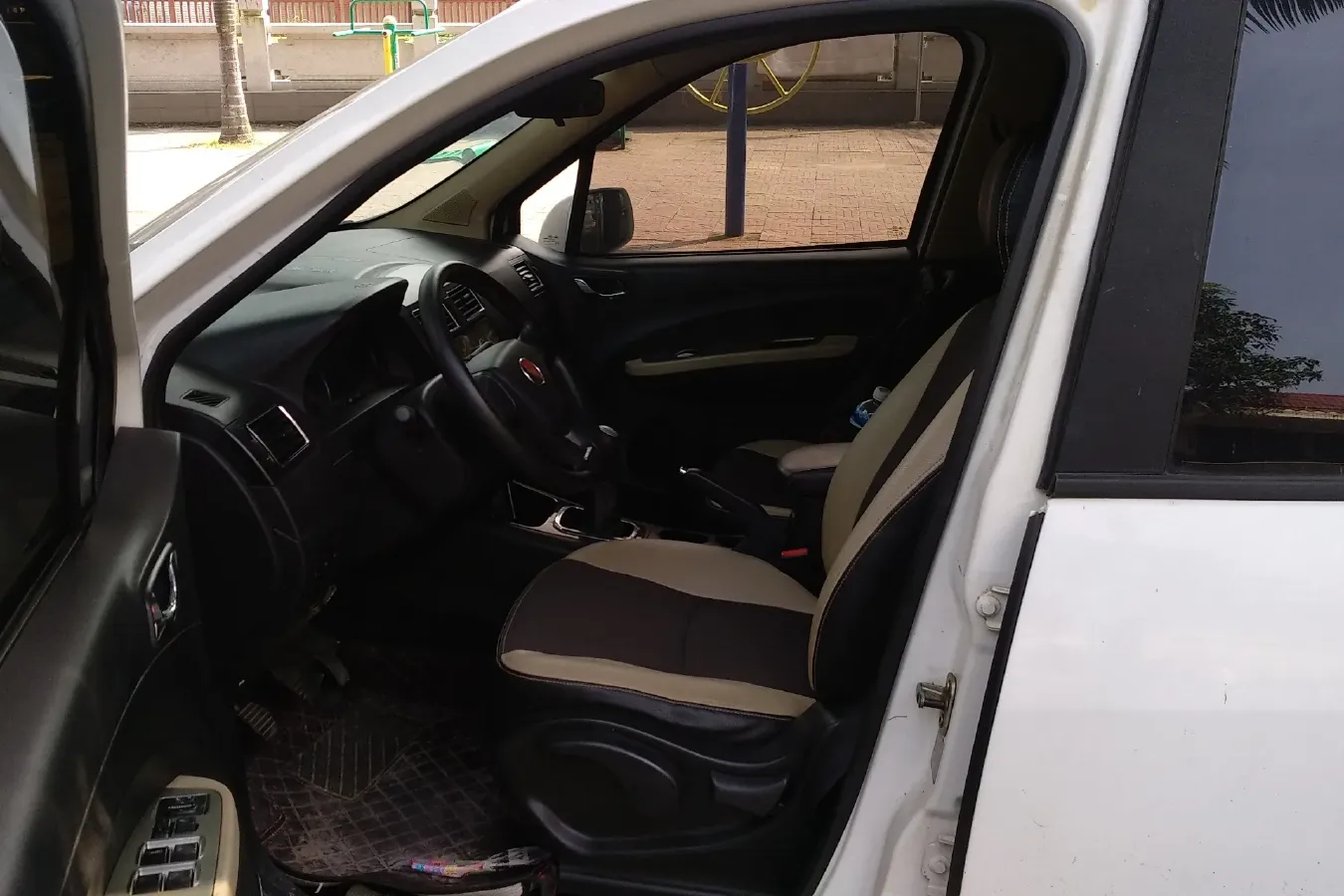 2015 DongFeng Forthing Joyear X3 1.5L 120HP L4 5MT,autocango,china used car exporter,china ev exporter,chinese used car exporter,chinese used ev exporter