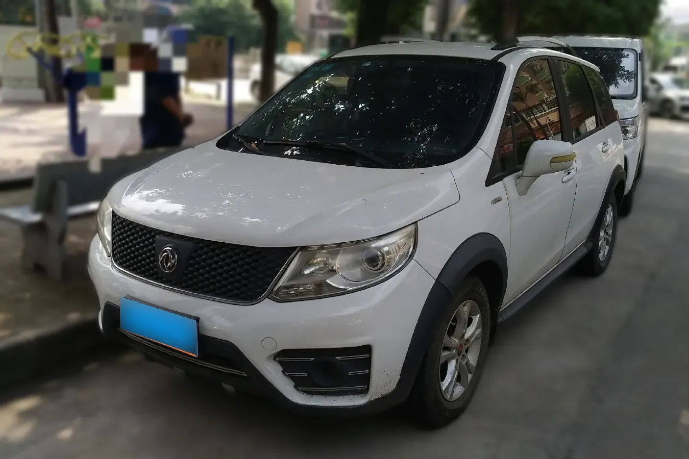 2015 DongFeng Forthing Joyear X3 1.5L 120HP L4 5MT,autocango,china used car exporter,china ev exporter,chinese used car exporter,chinese used ev exporter