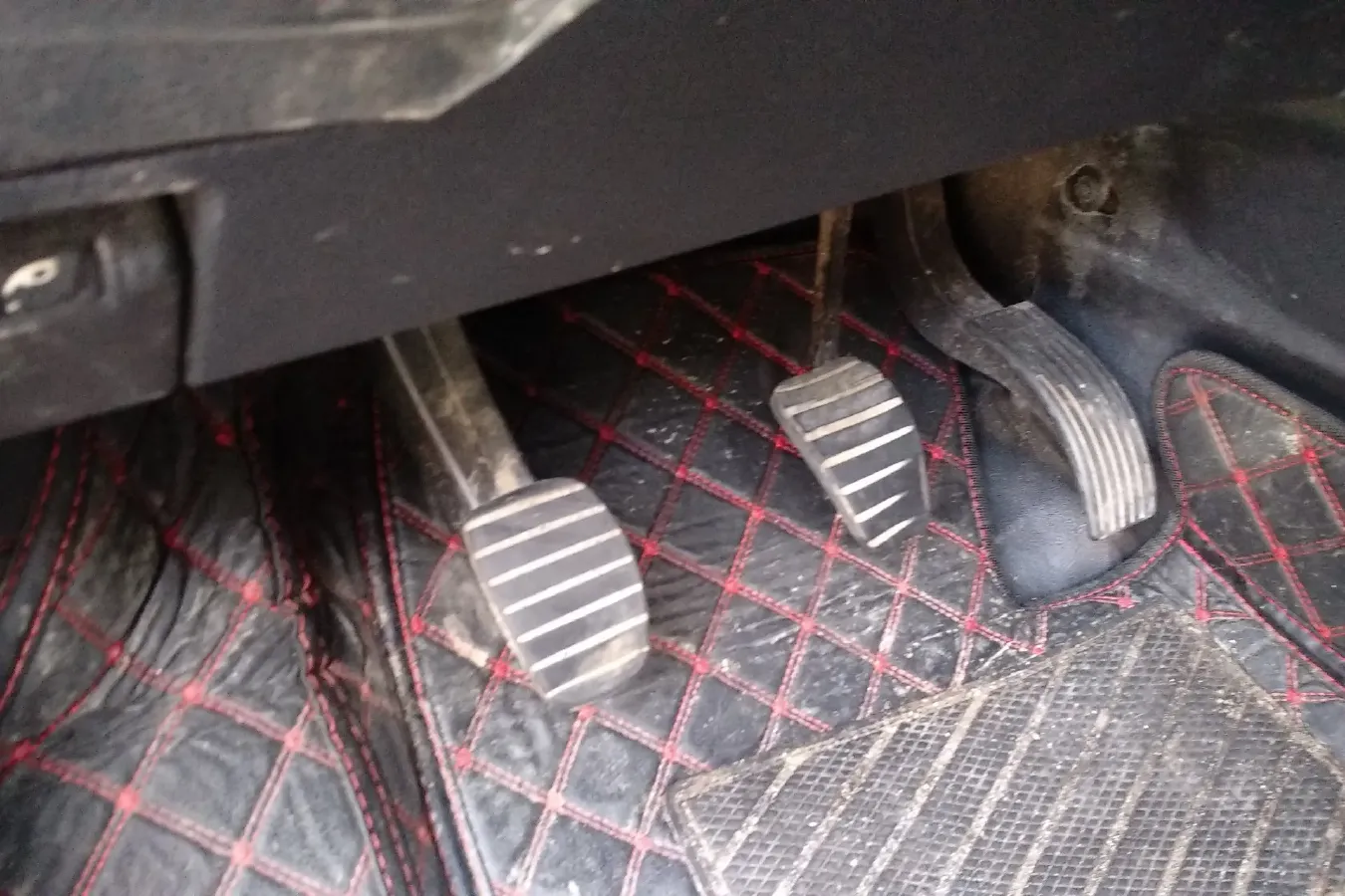 2015 DongFeng Forthing Joyear X3 1.5L 120HP L4 5MT,autocango,china used car exporter,china ev exporter,chinese used car exporter,chinese used ev exporter