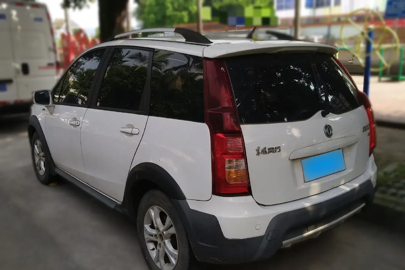 2015 DongFeng Forthing Joyear X3 1.5L 120HP L4 5MT,autocango,china used car exporter,china ev exporter,chinese used car exporter,chinese used ev exporter