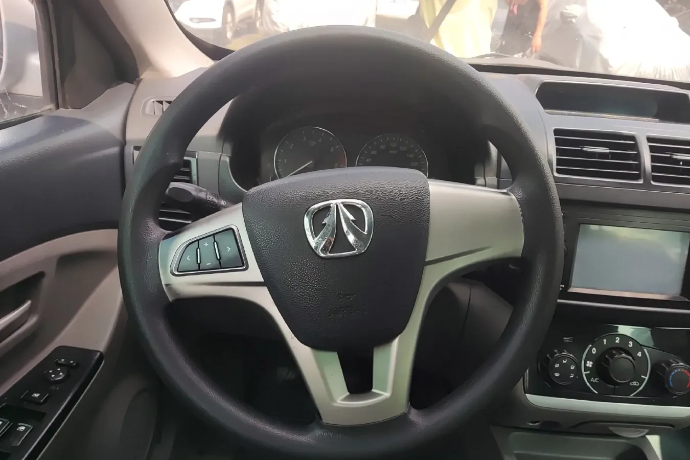 2014 BAIC WeiWang M20 1.5L 106HP L4 5MT,autocango,china used car exporter,china ev exporter,chinese used car exporter,chinese used ev exporter