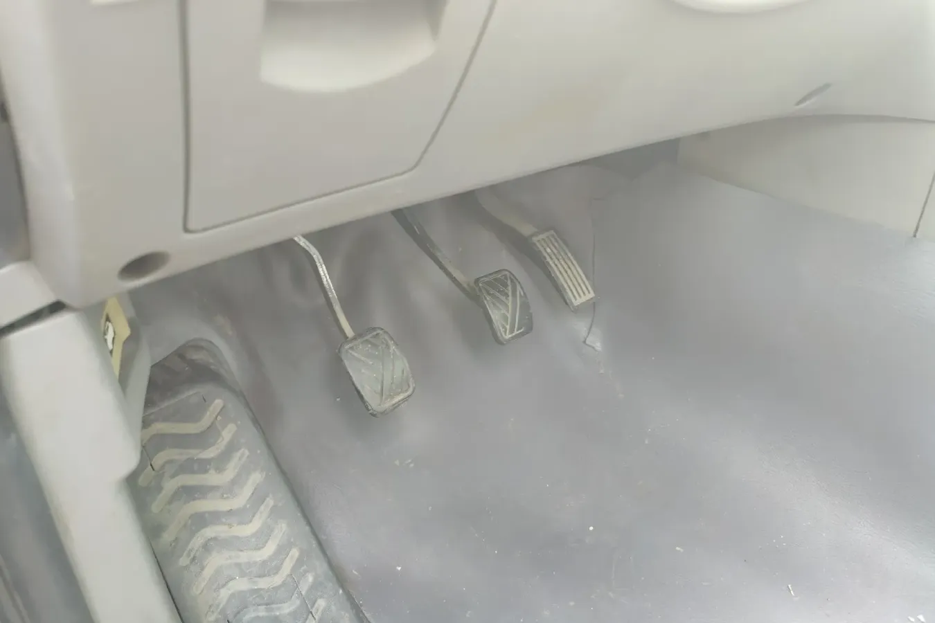 2014 BAIC WeiWang M20 1.5L 106HP L4 5MT,autocango,china used car exporter,china ev exporter,chinese used car exporter,chinese used ev exporter