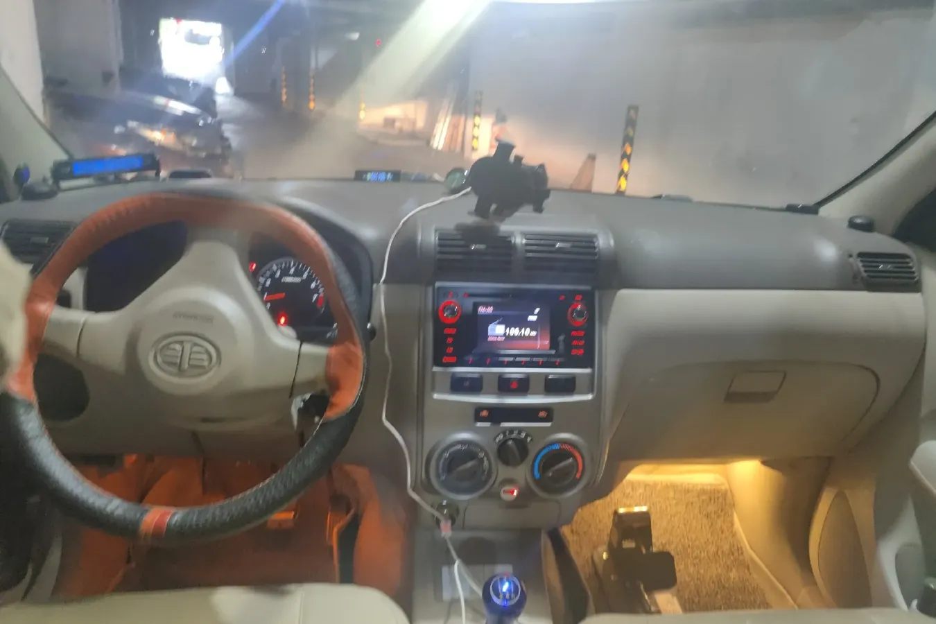 2009 FAW Senia M80 1.3L 91HP L4 5MT,autocango,china used car exporter,china ev exporter,chinese used car exporter,chinese used ev exporter