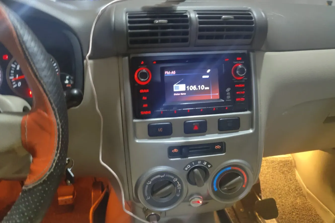 2009 FAW Senia M80 1.3L 91HP L4 5MT,autocango,china used car exporter,china ev exporter,chinese used car exporter,chinese used ev exporter