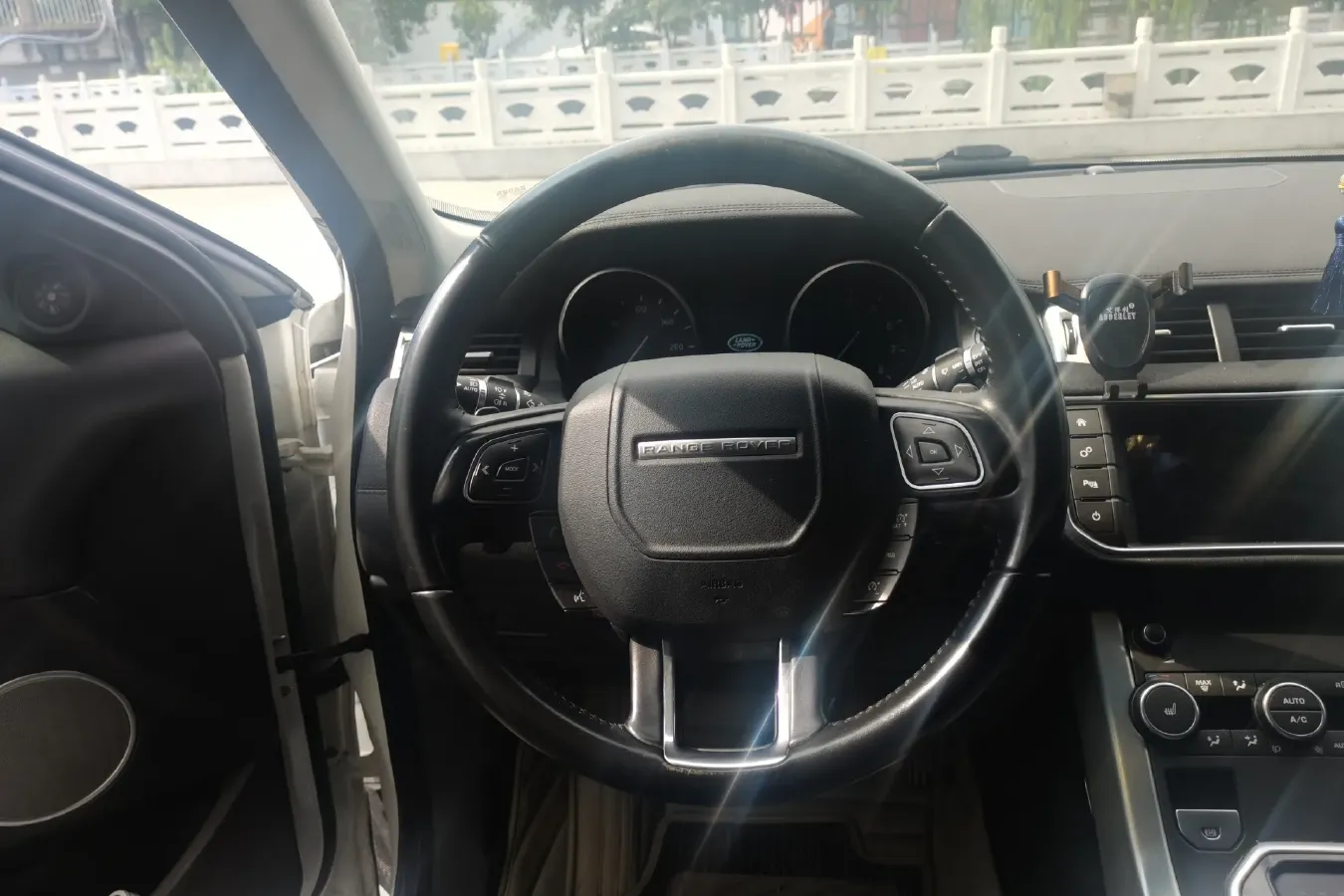 2017 Land Rover Range Rover Evoque 2.0T 241HP L4 9AT,autocango,china used car exporter,china ev exporter,chinese used car exporter,chinese used ev exporter