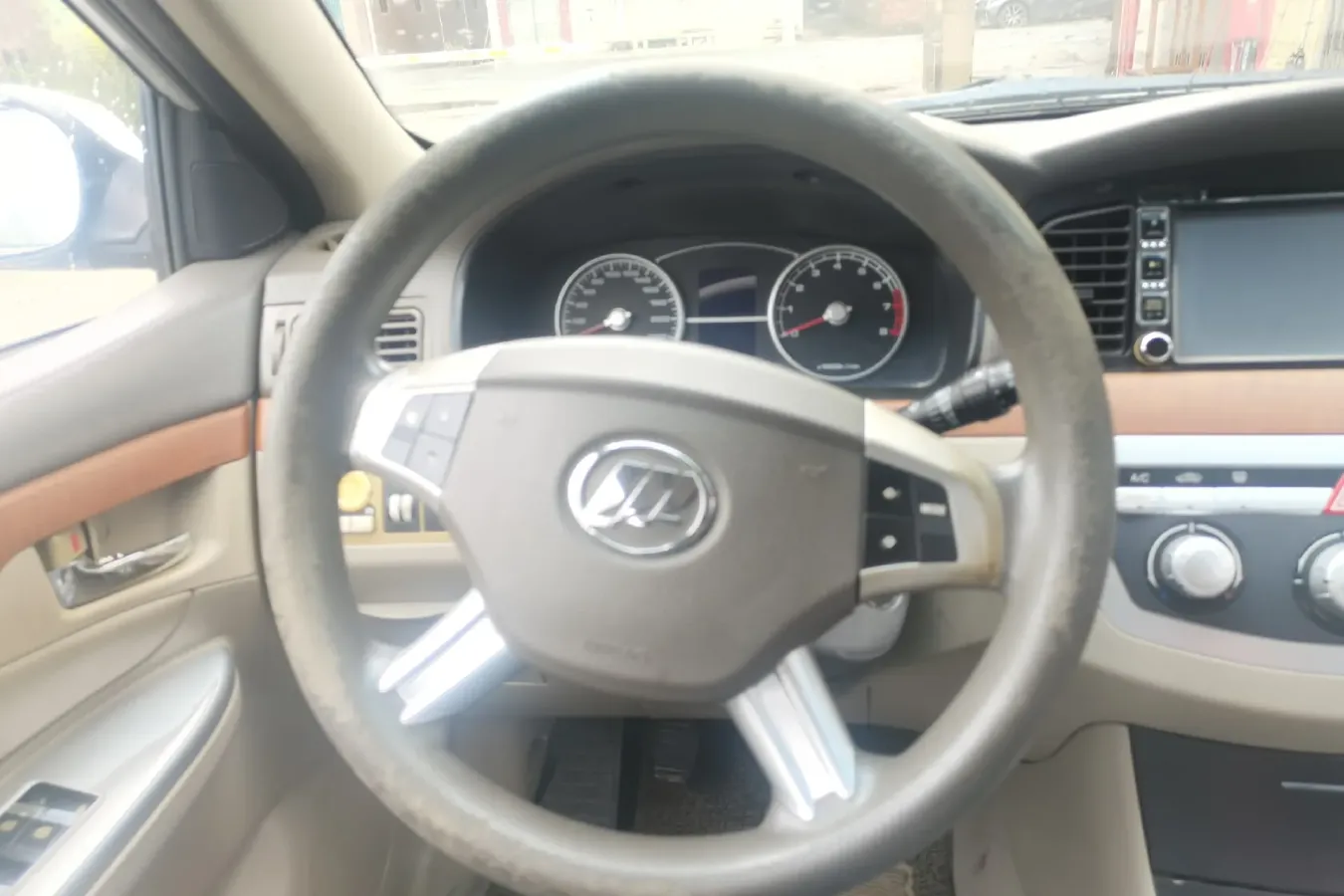 2012 LiFan 620 1.5L 94HP L4 5MT,autocango,china used car exporter,china ev exporter,chinese used car exporter,chinese used ev exporter