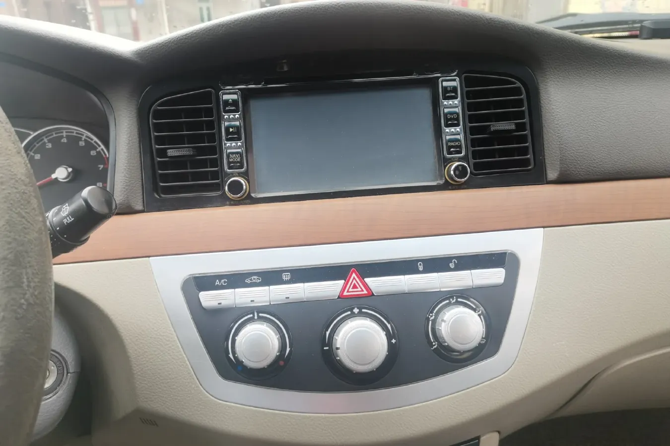 2012 LiFan 620 1.5L 94HP L4 5MT,autocango,china used car exporter,china ev exporter,chinese used car exporter,chinese used ev exporter