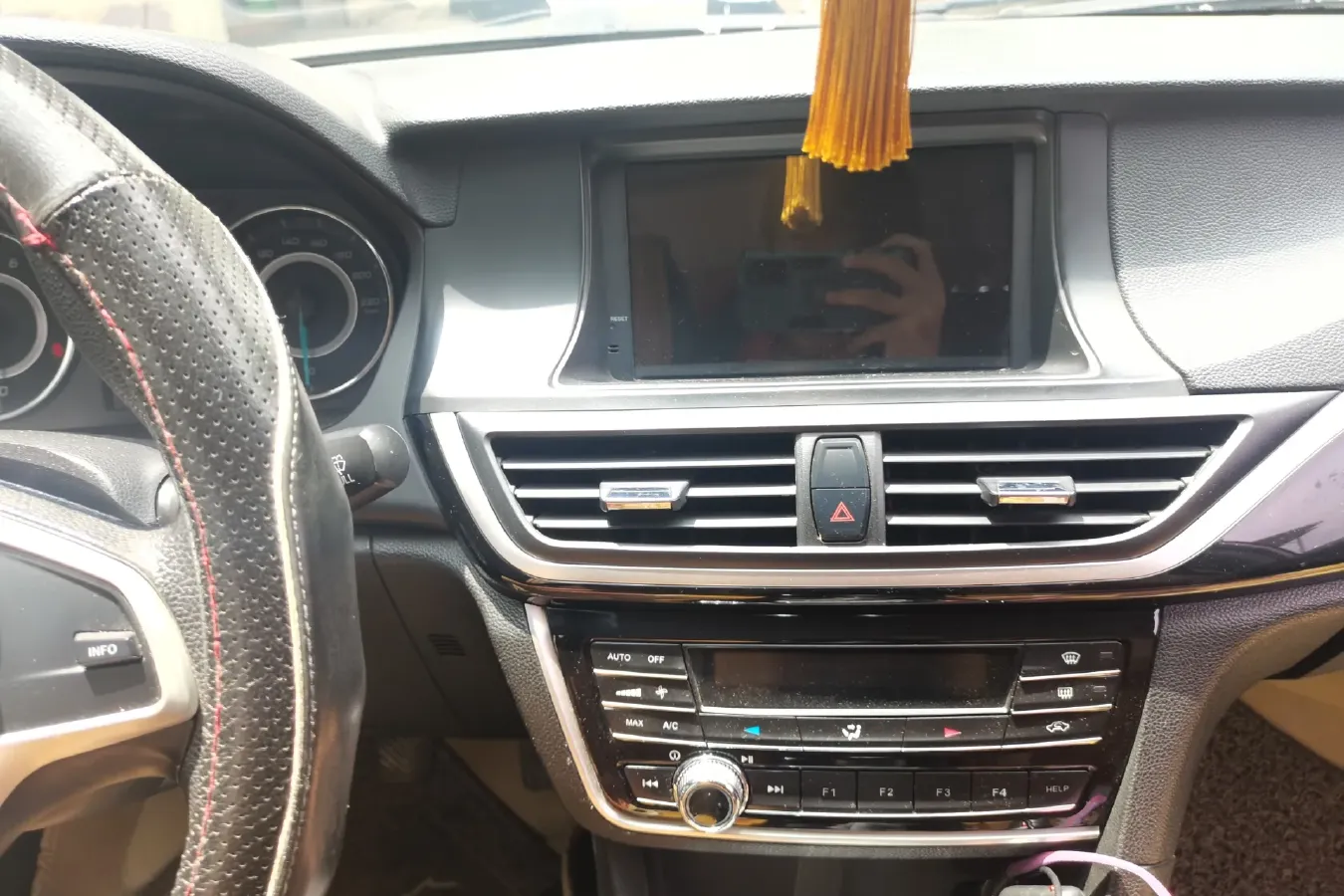 2015 Soueast V5 1.5L 120HP L4 5MT,autocango,china used car exporter,china ev exporter,chinese used car exporter,chinese used ev exporter