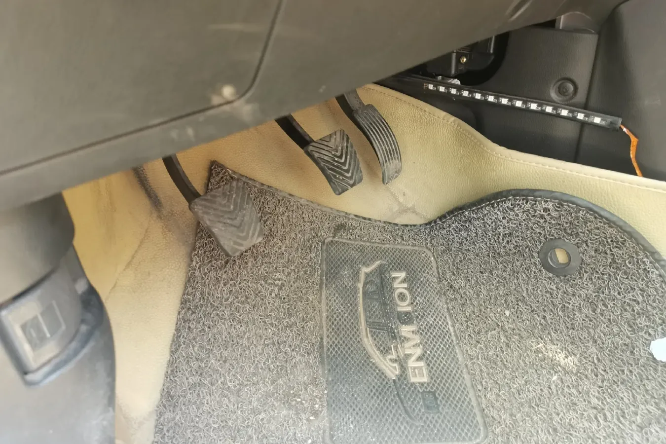 2015 Soueast V5 1.5L 120HP L4 5MT,autocango,china used car exporter,china ev exporter,chinese used car exporter,chinese used ev exporter