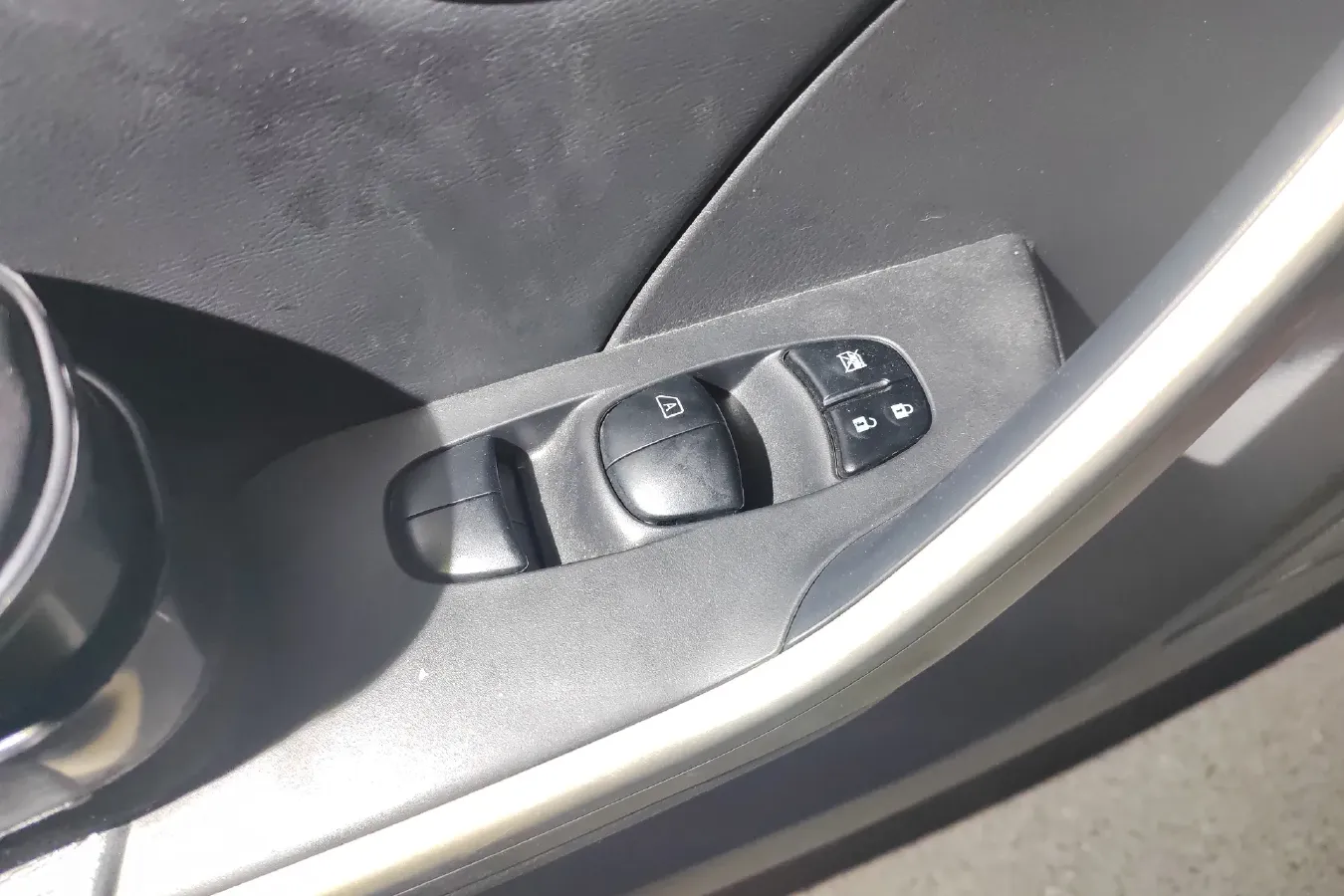 2017 Venucia T90 2.0L 144HP L4 CVT,autocango,china used car exporter,china ev exporter,chinese used car exporter,chinese used ev exporter