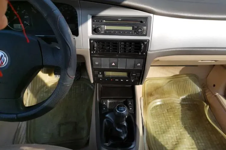 2008 Volkswagen Santana Vista 1.8L 101HP L4 5MT,autocango,china used car exporter,china ev exporter,chinese used car exporter,chinese used ev exporter