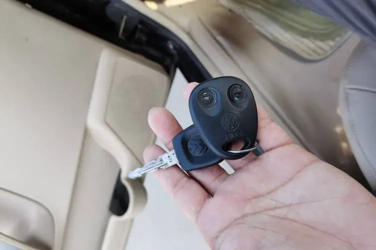 2008 Volkswagen Santana Vista 1.8L 101HP L4 5MT,autocango,china used car exporter,china ev exporter,chinese used car exporter,chinese used ev exporter