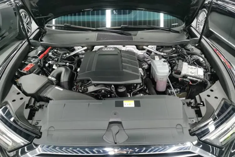 2021 Audi A6L 2.0T 190HP L4 7DCT,autocango,china used car exporter,china ev exporter,chinese used car exporter,chinese used ev exporter