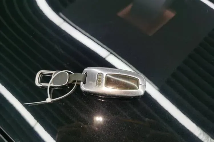 2021 Audi A6L 2.0T 190HP L4 7DCT,autocango,china used car exporter,china ev exporter,chinese used car exporter,chinese used ev exporter